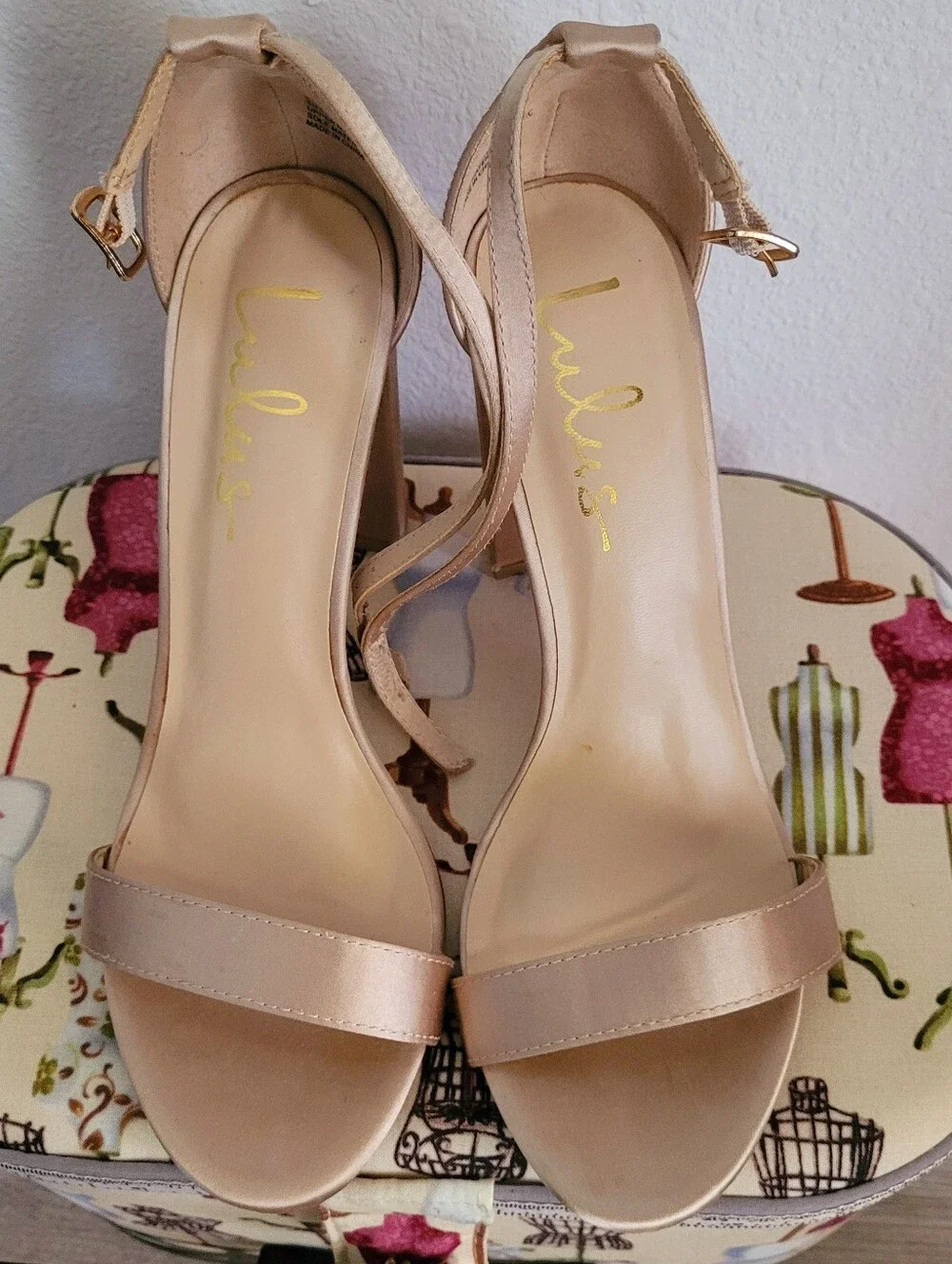 Lulus chic open